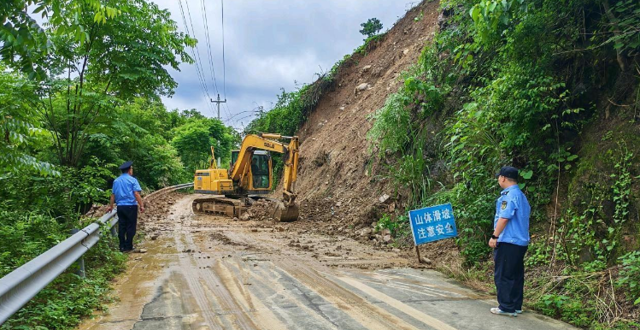 聚力攻坚抢通常德持续推进交通灾后修复重建工作