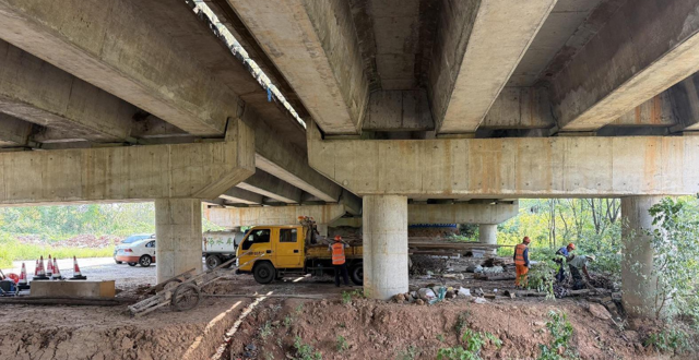 清隐患强普法 常德多部门联动整治高速公路桥下空间