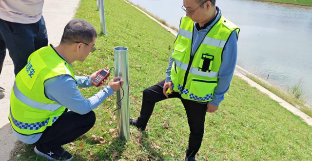 开展农村公路安防检查筑牢群众出行安全防线